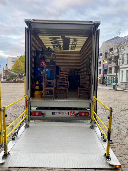 Nieuwe Kerkstoelen in Beveren Sint-Martinus © Parochie De Goede Herder in BKZ