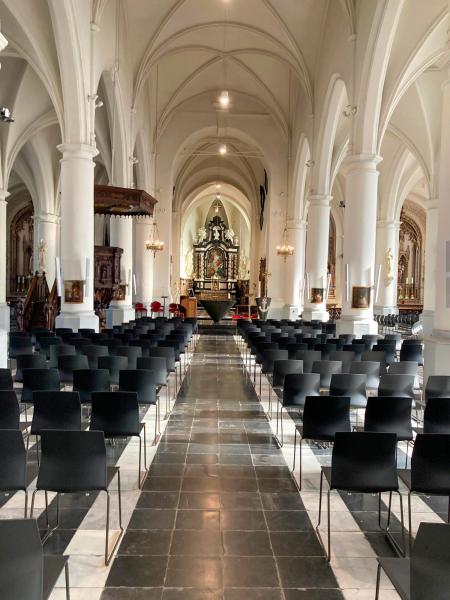 Nieuwe Kerkstoelen in Beveren Sint-Martinus © Parochie De Goede Herder in BKZ