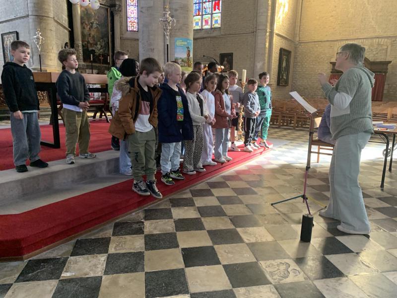 Eerste communiecantjes en liedjes oefenen © Mieke  