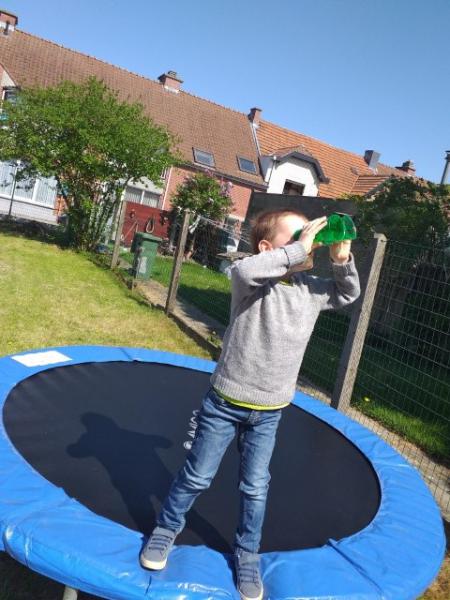 Een verrekijker voor Pasen © Vince