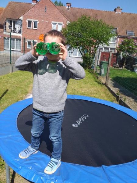 Een verrekijker voor Pasen © Vince