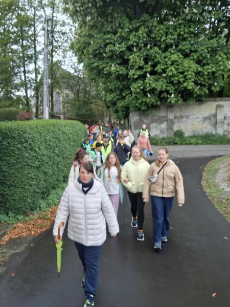Vormelingen Sint-Corneliusparochie Ninove op pelgrimstocht naar Bevingen - april 2025 © Tim Van Nieuwenhove