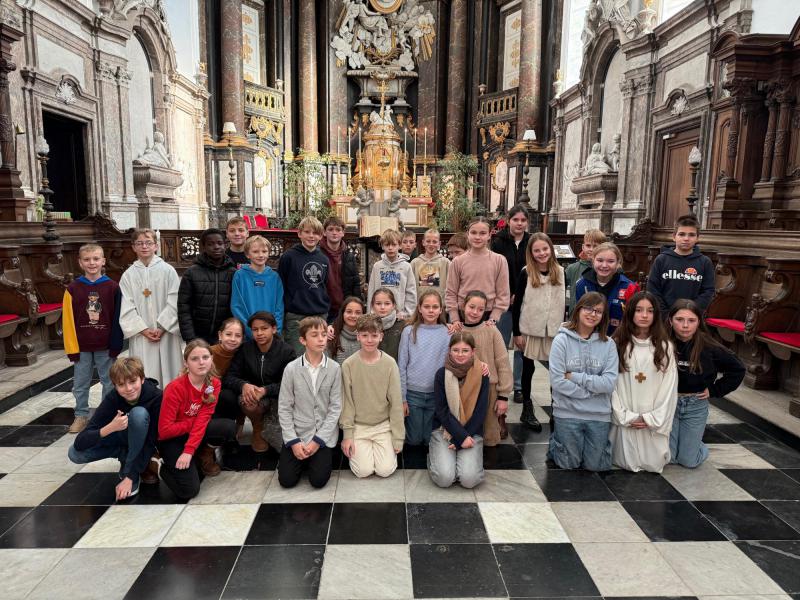 Naamopgave van de vormelingen 2025 in de kerk van Ninove © Alexander Vandaele