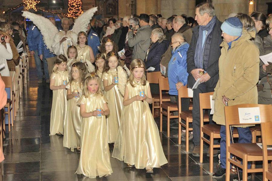 Vredeslicht in Tongeren © Jos Collaer