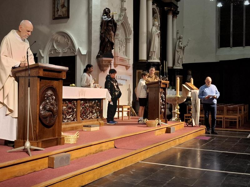Welkom in de mis - de viering © PE Oscar Romero