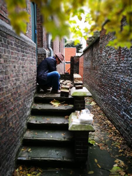 Metselwerk aan de uitgang bij de sacristie 