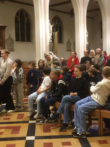 Vormelingen bij Aswoensdagviering 