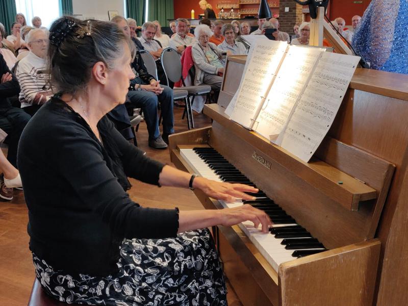 Nicole aan de piano © Mia Verbanck