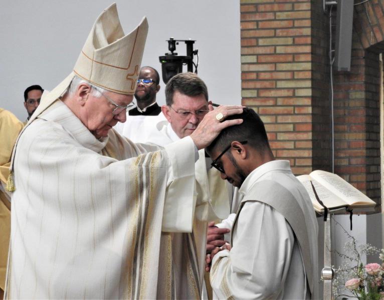 Priesterwijding Cirilo de Deus © PZ Oase