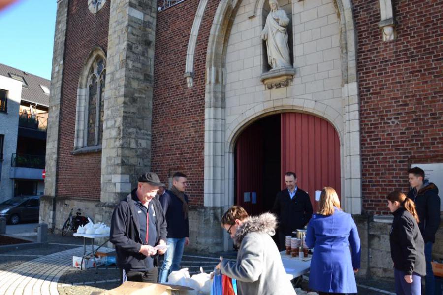 Witloofverkoop catechese 2019 © Yves de Clercq