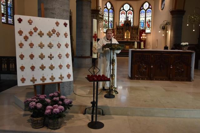 Allerheiligendienst voor de overledenen van het voorbije jaar in Beernem 