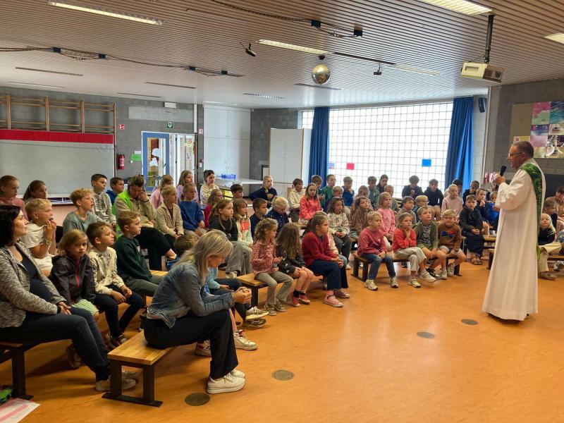 Schoolviering in Sint-Elooi 