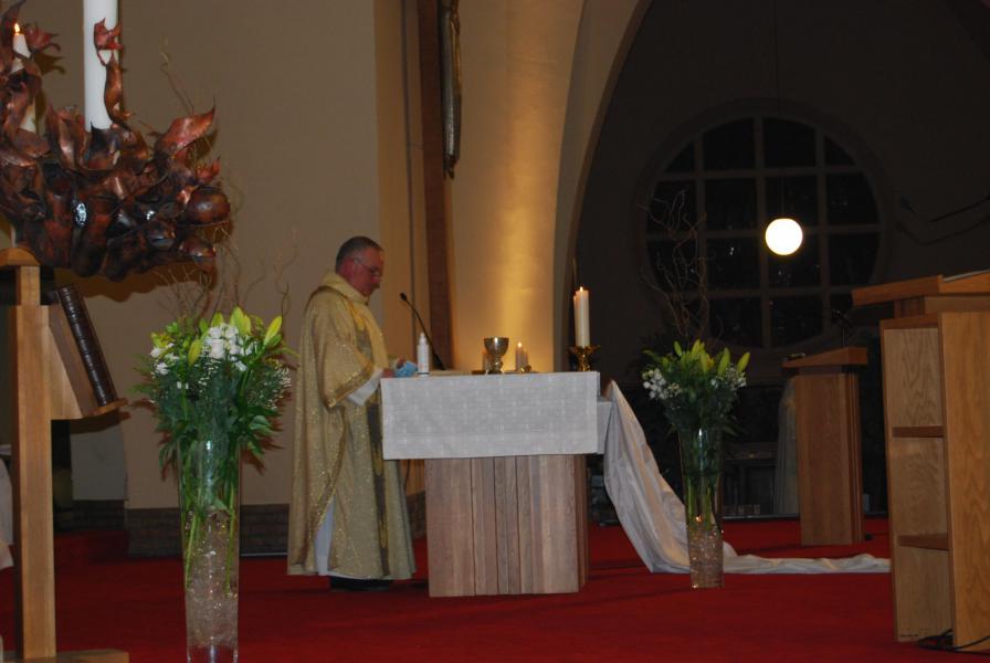 Het licht kwam in de duisternis. Daar mogen wij blij en dankbaar voor zijn.  © D.D.