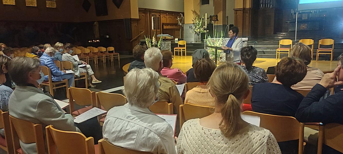De vreugde van het evangelie delen: zeg het met bloemen en meer © Eveline De Smet