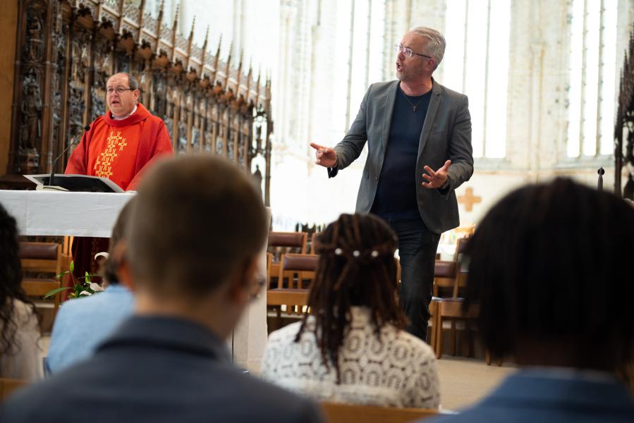 Vormselviering 2022 in de Sint-Geertruikerk te Leuven © Sarah Torbeyns