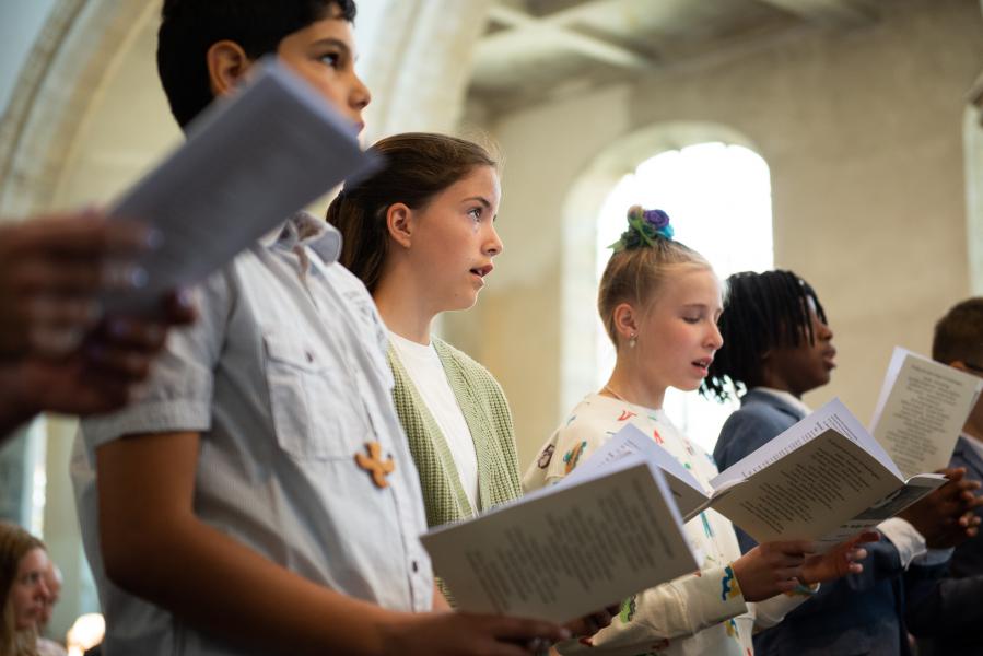 Vormselviering 2022 in de Sint-Geertruikerk te Leuven © Sarah Torbeyns