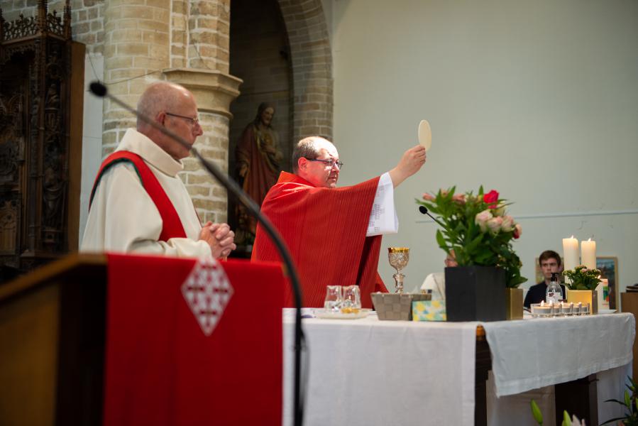 Vormselviering 2022 in de Sint-Geertruikerk te Leuven © Sarah Torbeyns