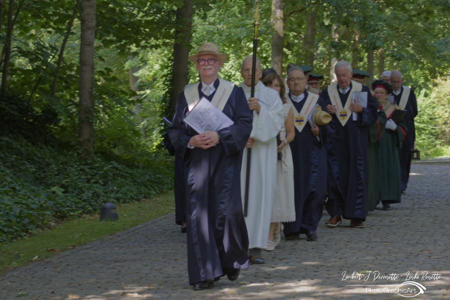 Openluchtviering op de Abdijsite Ten Duinen © Lambert J. Derenette & Linda Renette