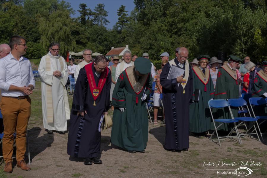 Openluchtviering op de Abdijsite Ten Duinen © Lambert J. Derenette & Linda Renette