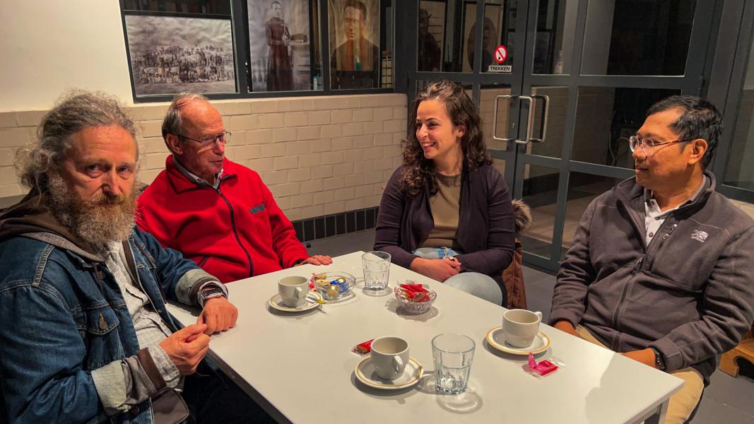 Café Emmaüs met Sinem © Chris De Groote