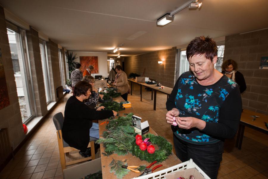 Adventskransen maken in Hasselt © Mine Dalemans