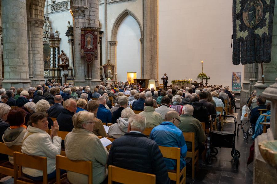 Dank- en afscheidsviering van deken Marc Verwaeren in de Sint-Martinuskerk op 17 september 2022. © Eric Breckpot