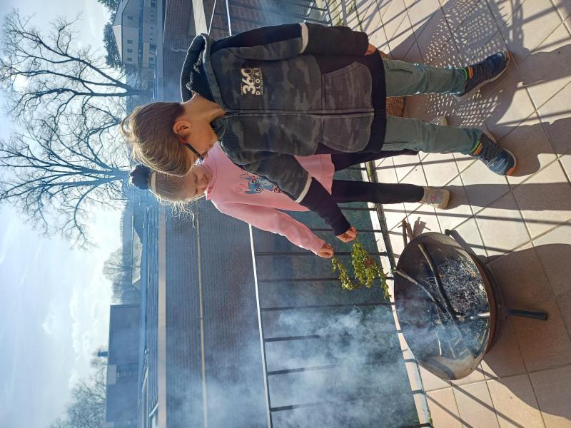 Eerst palmtakjes verbranden 