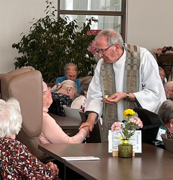 Paasviering met Ziekenzalving © WZC Warmhof