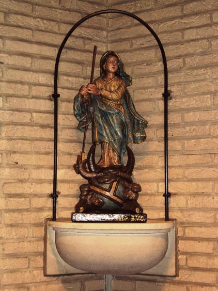 Mariabeeldje uit Putjes kapel in de weekkapel van de St.-Pieterskerk © Ksaf Hennion