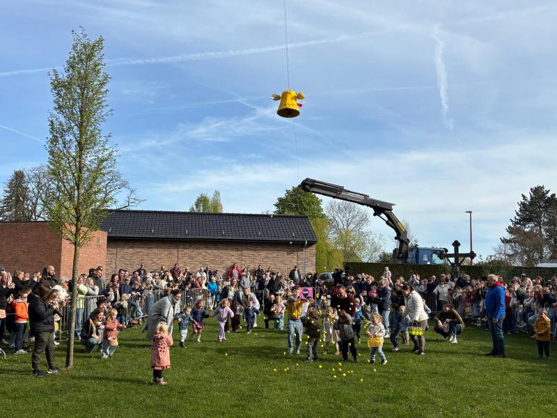 De klok lost haar lading © RvH