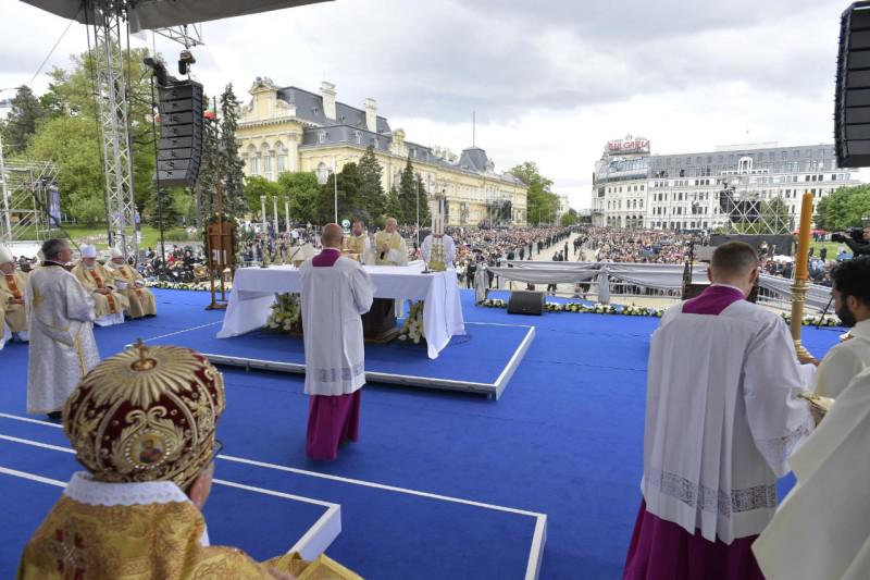 Eucharistie met 8.000 gelovigen in de hoofdstad Sofia © Vatican Media