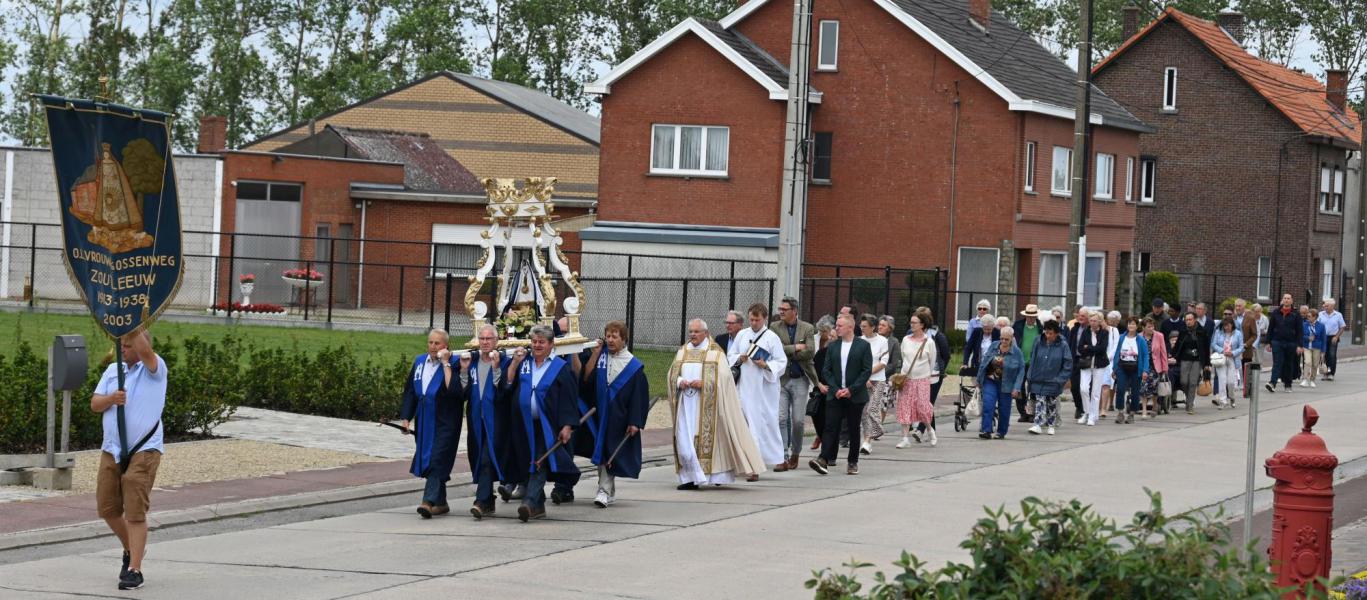  Hoogfeest Hemelvaart van de Heer, decanale bedevaart naar Onze-Lieve-Vrouw  van de Ossenweg © Gaston Pulinckx