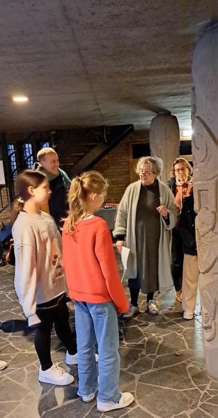 De voorstellingen op de twaalf zuilen in de narthex hebben met caritas en liefde te maken © Kleopas