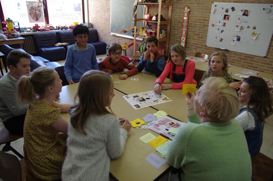 teamwork rond diverse facetten van de eucharistie © G. Craenen