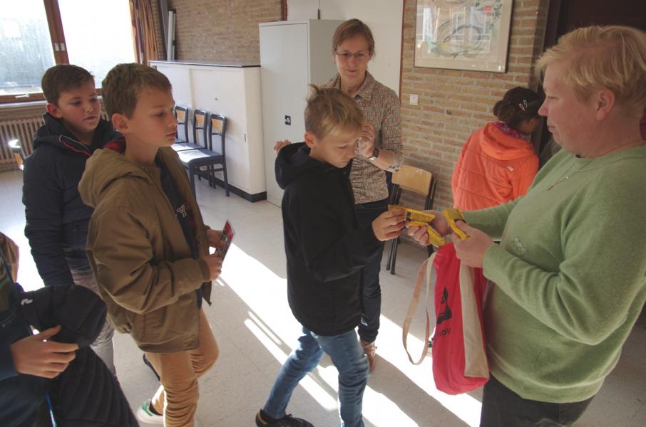 teamwork rond diverse facetten van de eucharistie © G. Craenen