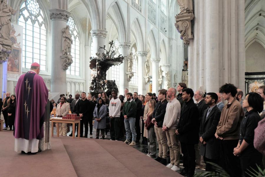 Samen op weg met onze doopleerlingen en kandidaten voor het volwassenvormsel. 