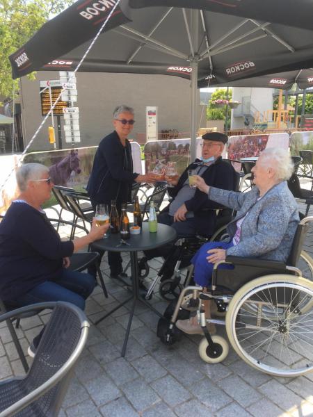 Genieten van een drankje © Christine Baert
