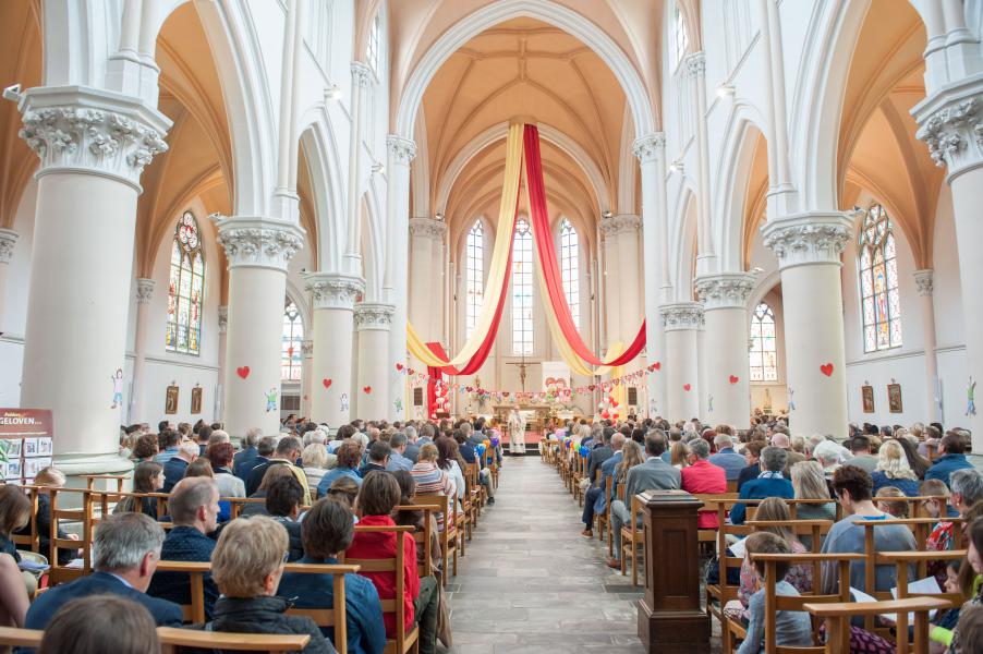 Eerste communie in Retie Sint-Martinus © Inge Huybrechts en Gert Daemen