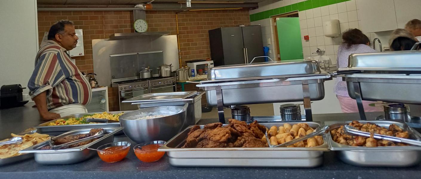 Indisch buffet met veel lekkers  © Lea Moerenhout