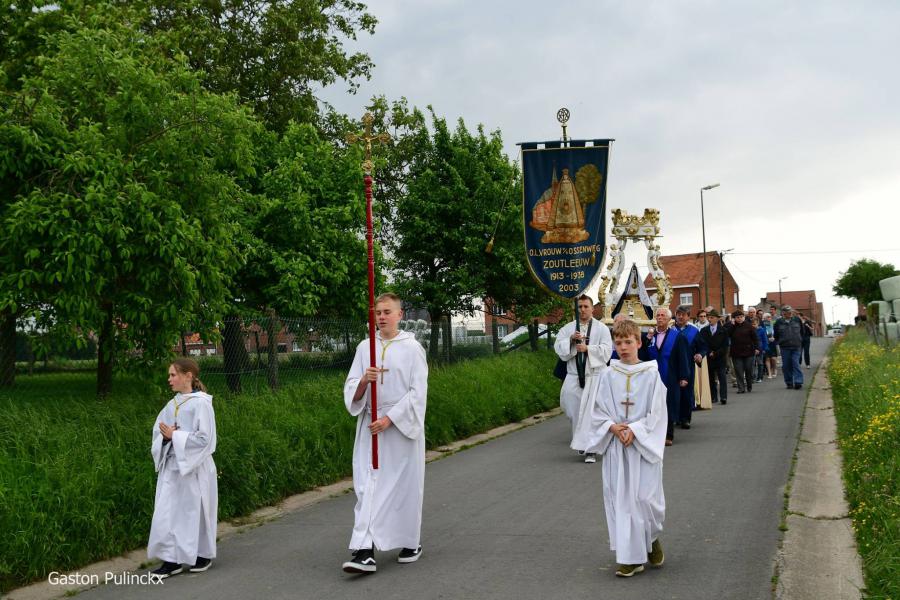 Processie Ossenweg 2018 © Gaston Pulinckx