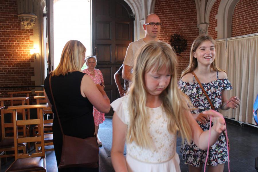 Iedereen ontvangt een stukje touw © RvH