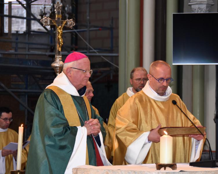 Aanstelling deken Herbert © Parochie Maldegem
