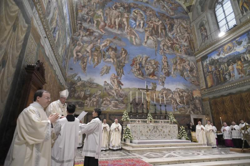 De doopplechtigheid vond plaats in de Sixtijnse Kapel © Vatican Media