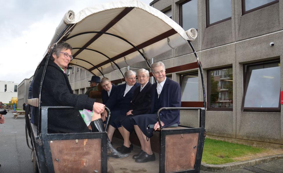Eerbetoon voor de Zusters der HH. Harten die na 185 jaar verhuizen © Claudia Van den Houte