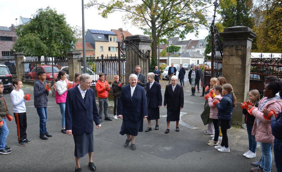 Eerbetoon voor de Zusters der HH. Harten die na 185 jaar verhuizen © Claudia Van den Houte