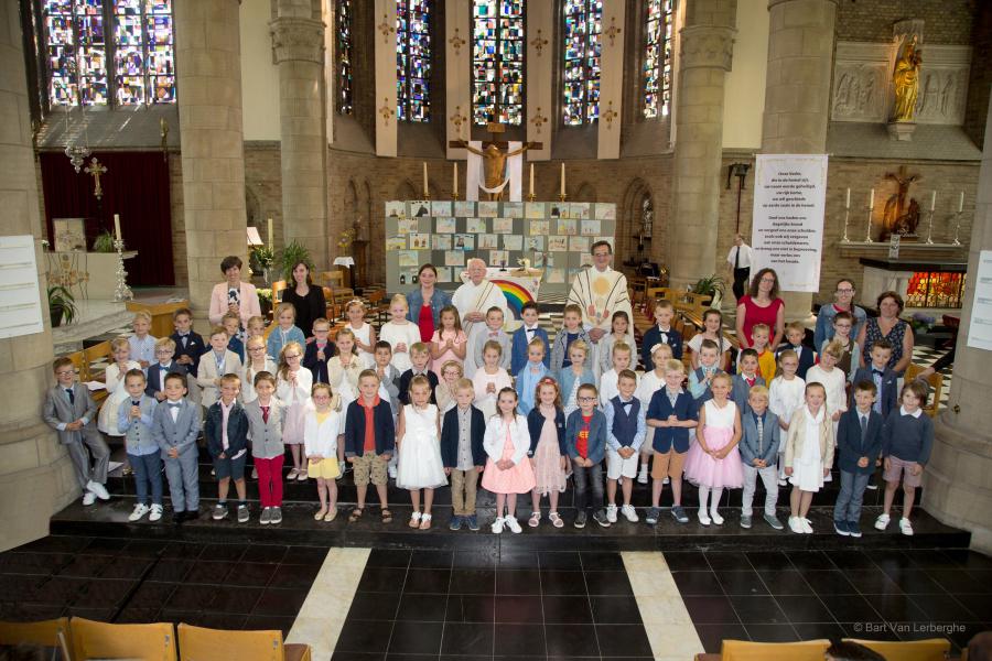 Eerste communie 2017 in de Sint-Niklaaskerk te Diksmuide 