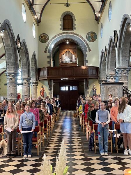 Vormelingen – groep Petegem in de St.-Martinuskerk © K.V.H