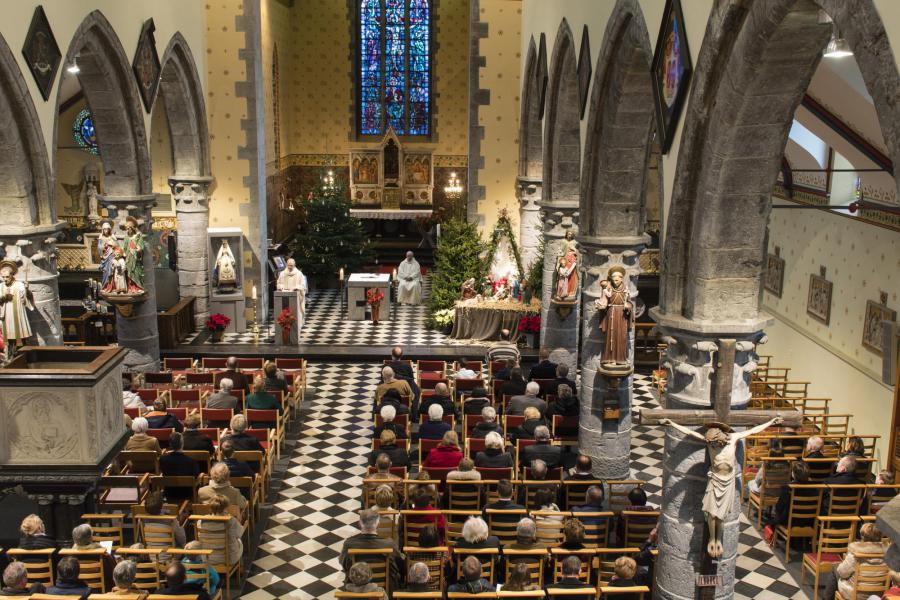 Sfeerbeeld kerk Petegem 