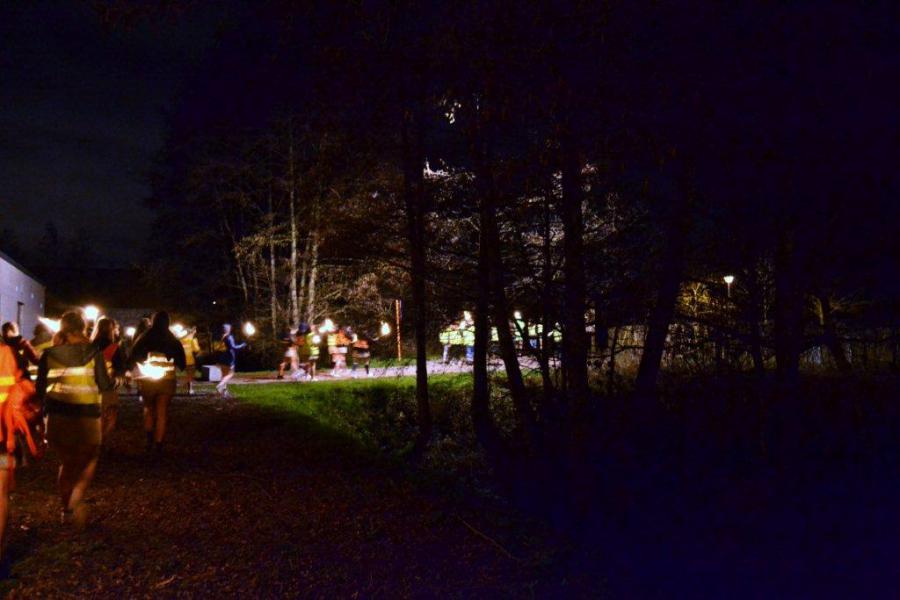 Op tocht. © Urbain Van Kemzeke