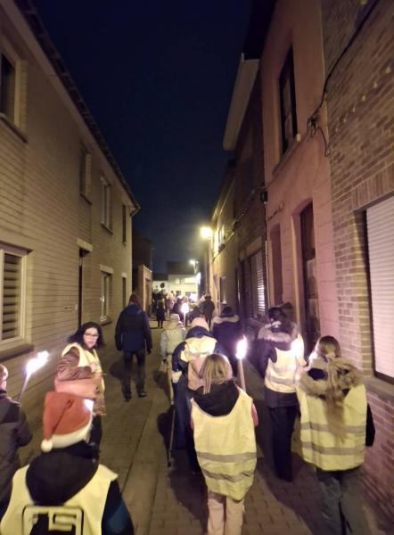 Fakkeltocht vormelingen Sint-Corneliusparochie Ninove - 13-12-2024 © Tim Van Nieuwenhove